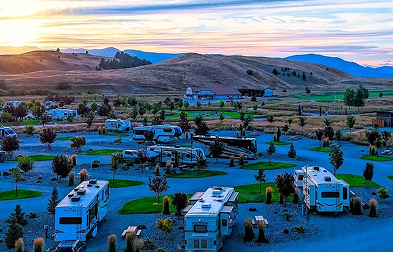 Pull-through RV sites at Indian Springs Montana Resort